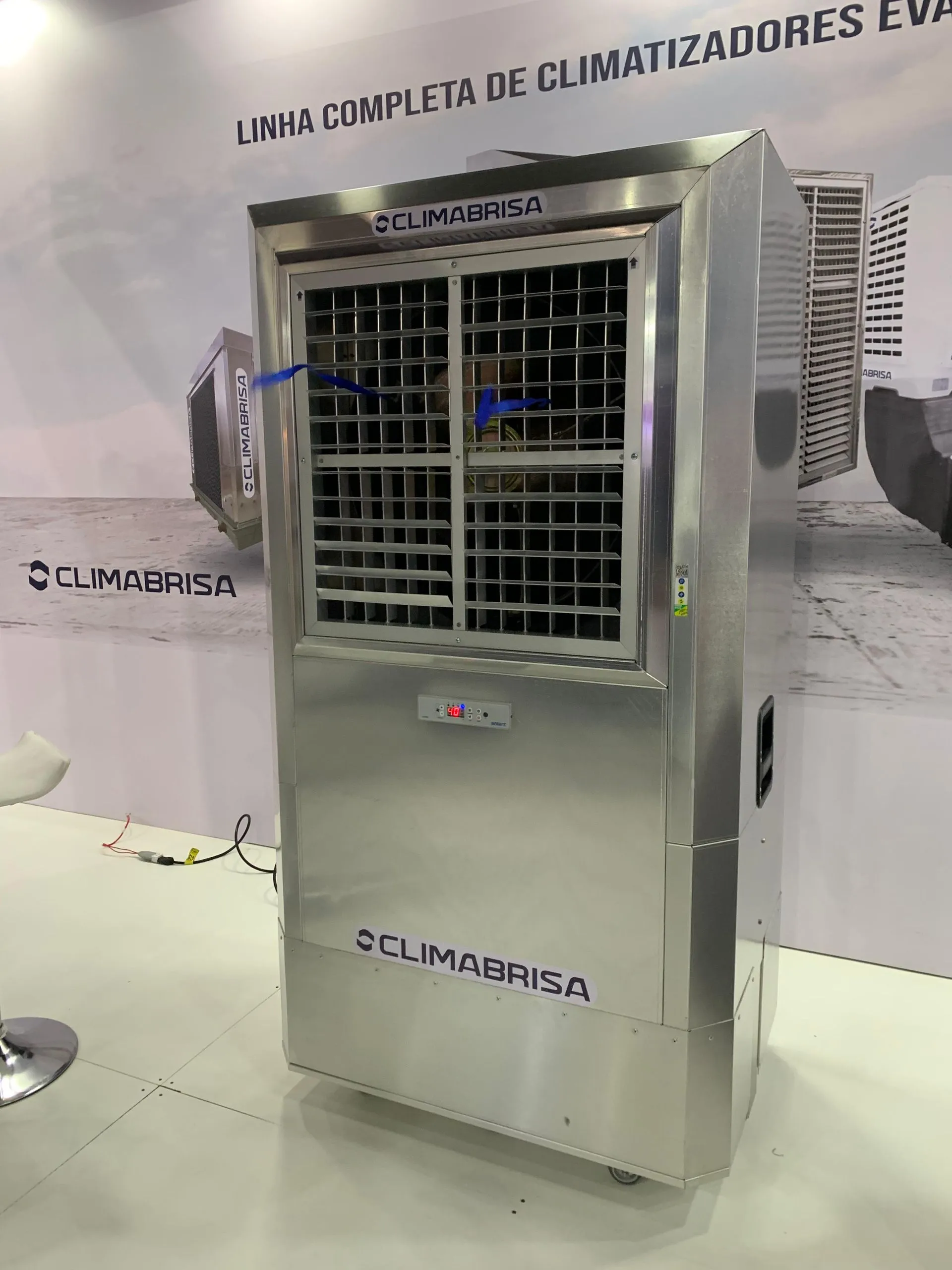 Climatizador Climabrisa em inox com painel de controle digital